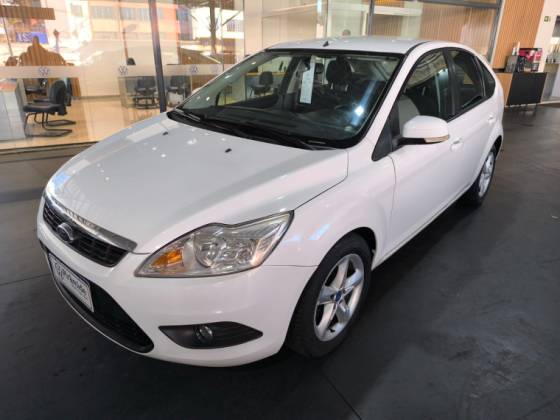 FORD FOCUS 2.0 GLX 16V FLEX 4P MANUAL FORD FOCUS 2.0 GLX 16V FLEX 4P MANUAL